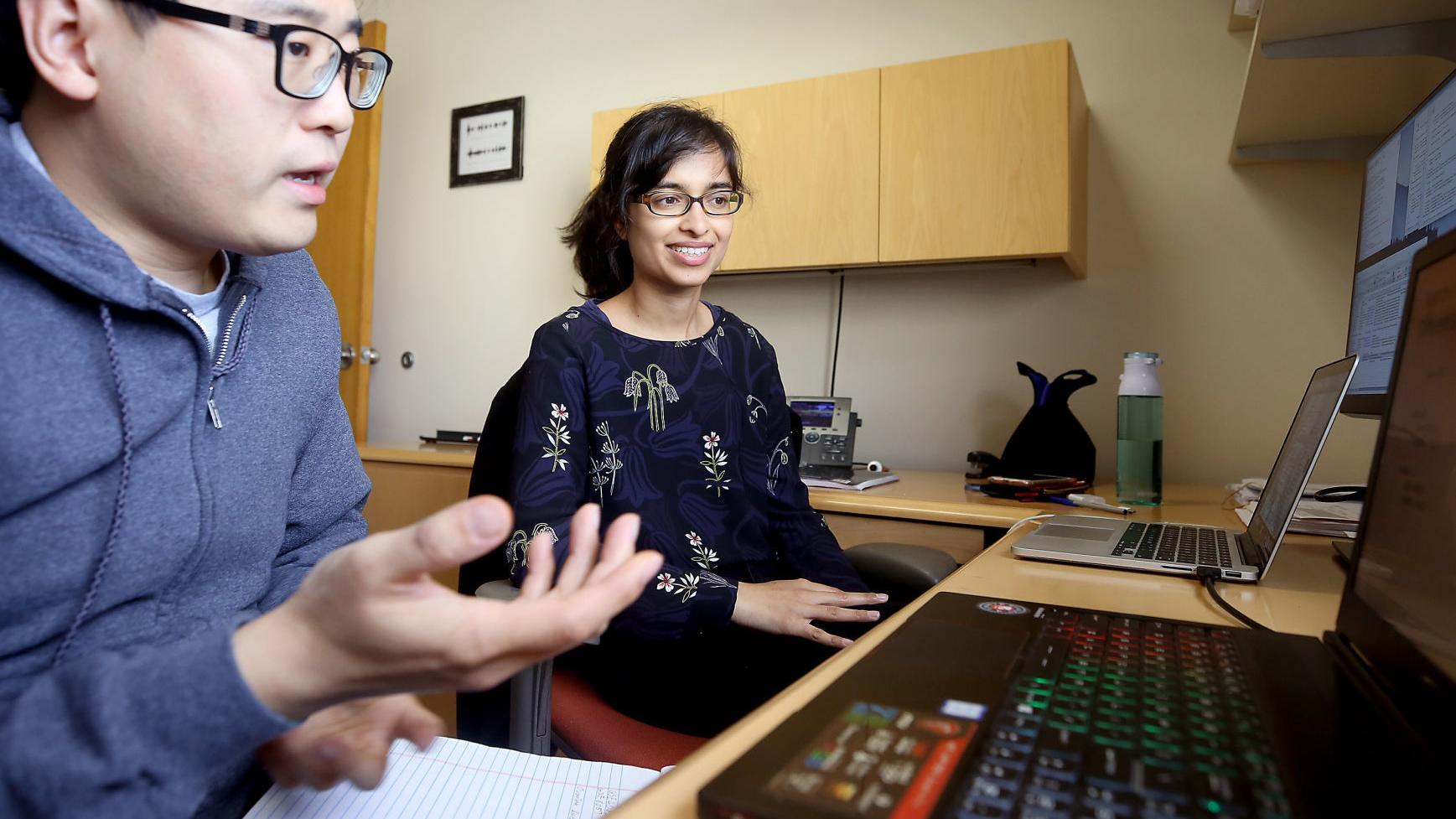 University of Arizona professor using physics background to research cancer